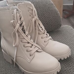 Super Cute True Craft Boots